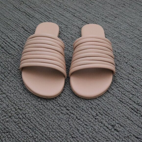 BRAND NEW Tkees Caro Sandal Color POUT Size 7 - Picture 3 of 6